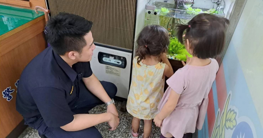 2父忙裝修沒留意 7歲女童牽3歲妹報案喊「她爸沒帶走她」